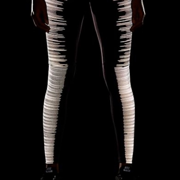 Glow in the dark Nike leggings - Picture 3 of 3